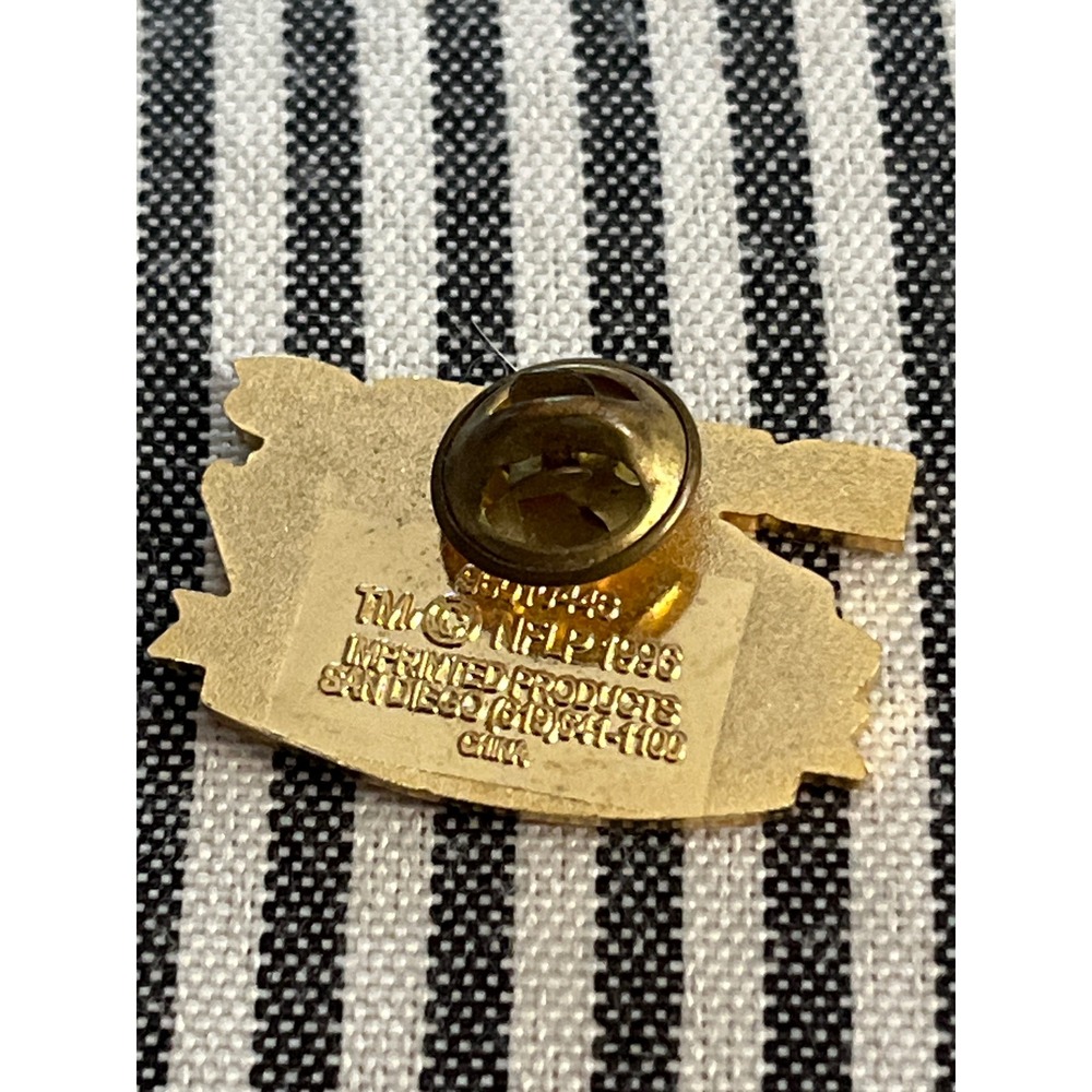 Vintage 1996 Chicago Bears Soldier Field Stadium Lapel Pin NFL Football GoldTone - Picture 2 of 3
